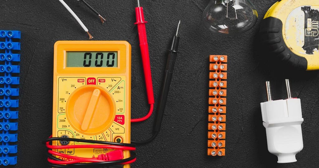 How to Calculate Wattage and Voltage